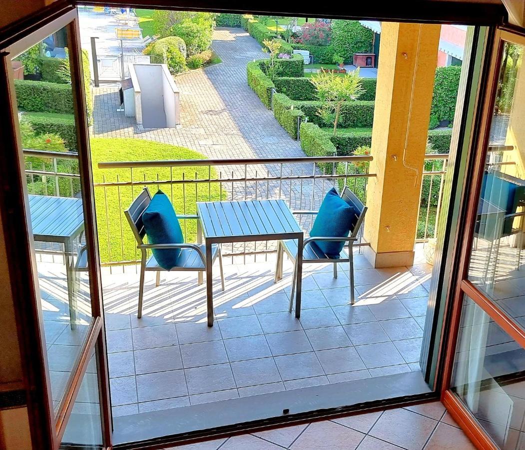 Dolce Blu Sirmione Lägenhet Rivoltella del Garda Exteriör bild