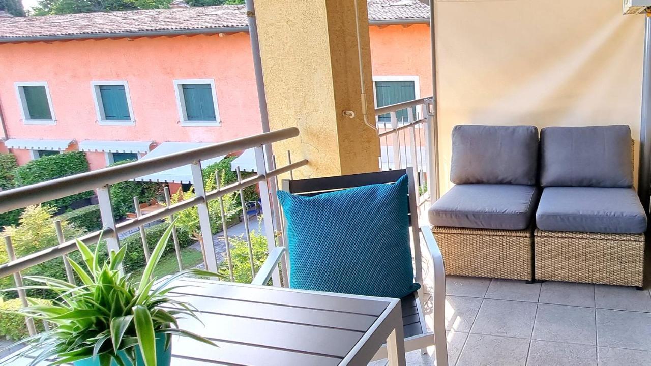 Dolce Blu Sirmione Lägenhet Rivoltella del Garda Exteriör bild
