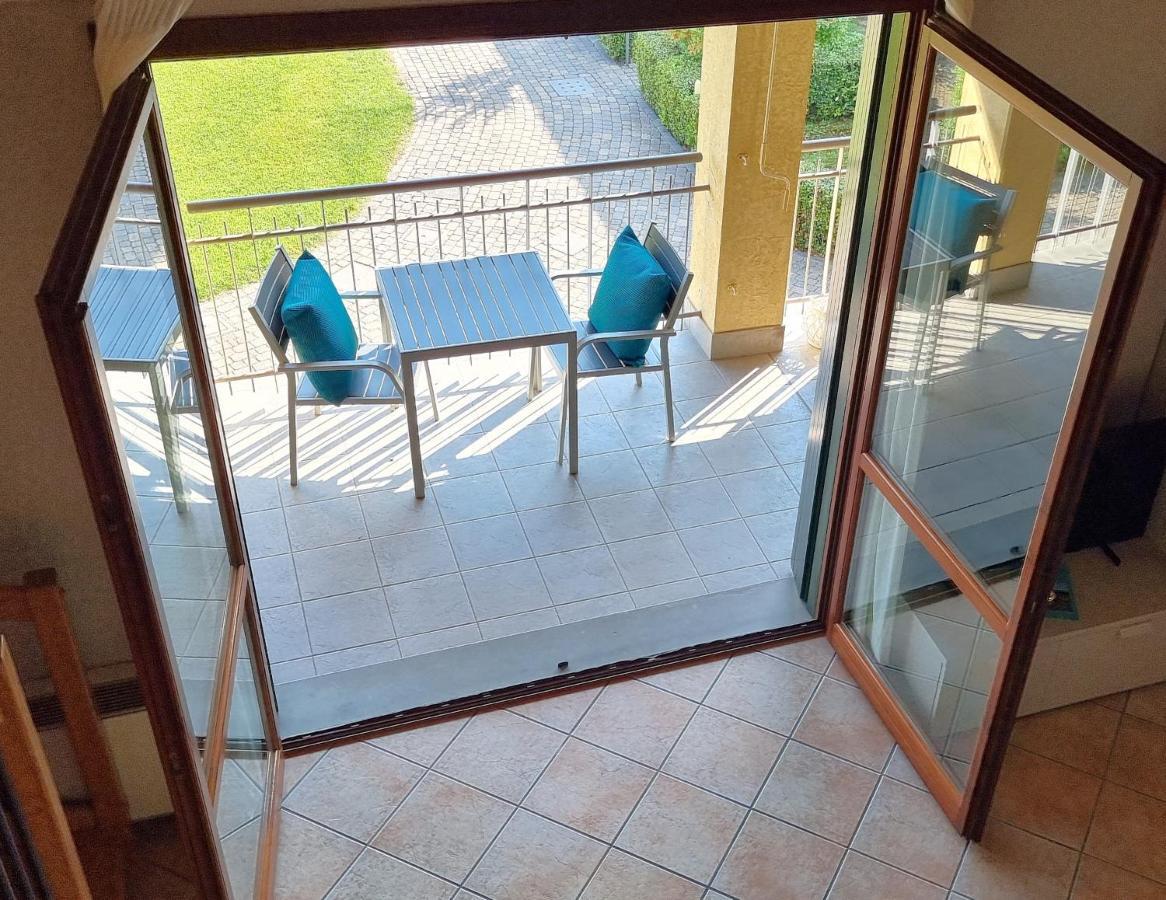 Dolce Blu Sirmione Lägenhet Rivoltella del Garda Exteriör bild