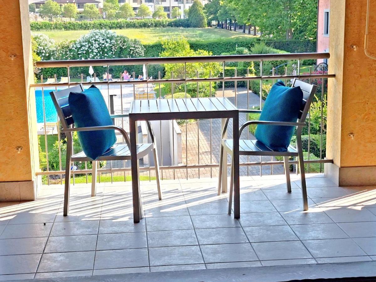 Dolce Blu Sirmione Lägenhet Rivoltella del Garda Exteriör bild